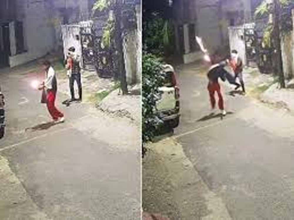 झारखंड: RSS दफ्तर पर पेट्रोल बम फेंकने वाले दो आरोपी ट्रेन से दबोचे गए