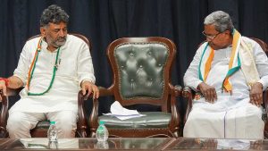 Karnataka Politics: डीके-सिद्धारमैया विवाद शांत कराने दिल्ली ने बनाया खास प्लान