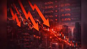 Stock Market Crash: बाजार में मचा कोहराम, सेंसेक्स-निफ्टी टूटे, IT सेक्टर ने डुबोया बाजार