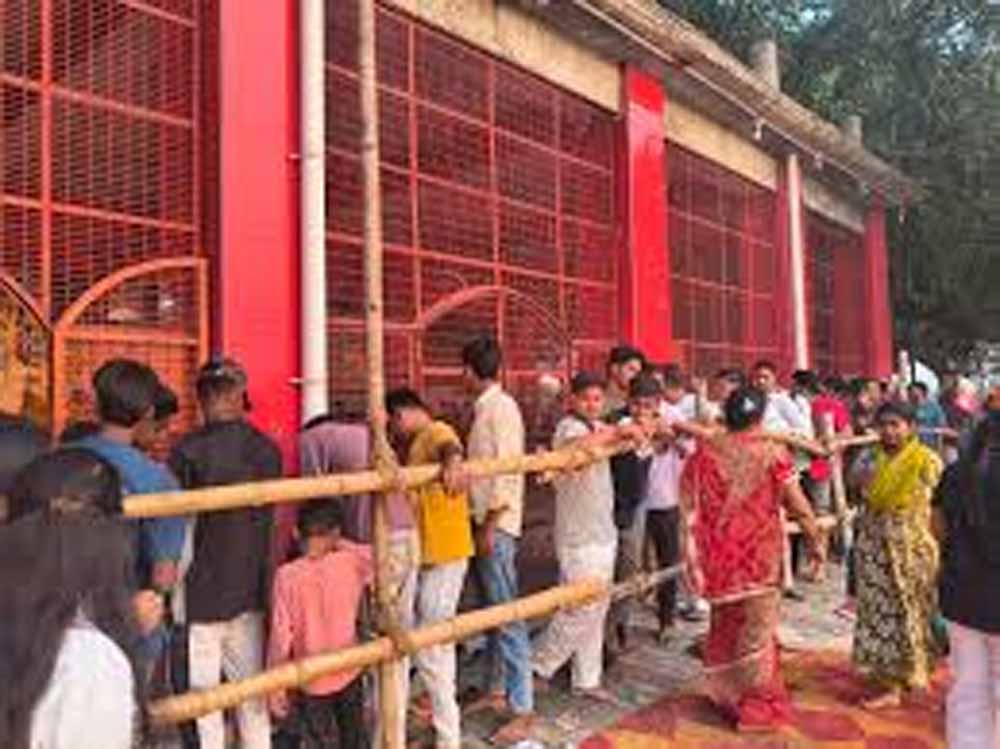 150 साल पुराना बलरामपुर का स्वयंसिद्ध हनुमान मंदिर, नेपाल तक है आस्था