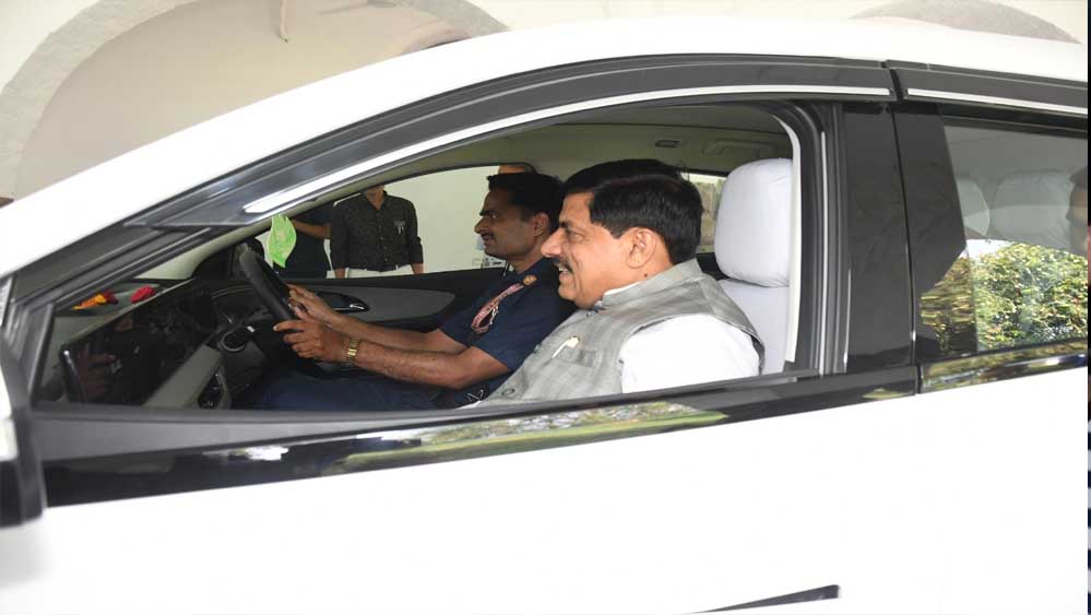 ग्रीन मोबिलिटी की ओर कदम, इलेक्ट्रिक कार अपनाएंगे CM मोहन यादव; नंबर प्लेट का भी है खास महत्व
