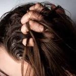 ऑयली बालों से परेशान हैं? जानें कारण और आसान घरेलू उपाय ऑयली बालों से परेशान हैं? जानें कारण और आसान घरेलू उपाय