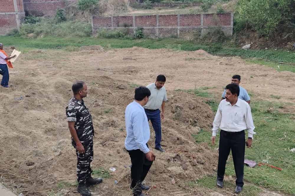 ‘आपन सरस्वतिया’ अभियान: ड्रोन और श्रमदान से नदी को पुराना स्वरूप लौटाने की कोशिश ‘आपन सरस्वतिया’ अभियान: ड्रोन और श्रमदान से नदी को पुराना स्वरूप लौटाने की कोशिश