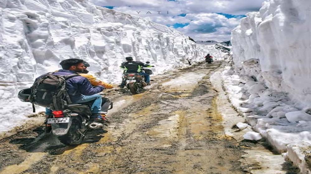 बर्फबारी देखने वालों के लिए नई गाइडलाइन, बेंगलुरु के 8 पर्यटकों की मौत के बाद प्रशासन अलर्ट