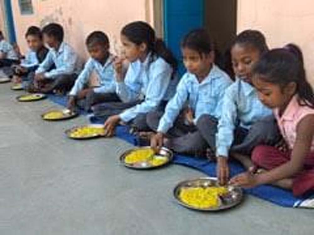 बेसिक स्कूल रसोइयों के लिए बड़ा फैसला, सेवा शर्तों और छुट्टियों का मिलेगा लाभ बेसिक स्कूल रसोइयों के लिए बड़ा फैसला, सेवा शर्तों और छुट्टियों का मिलेगा लाभ