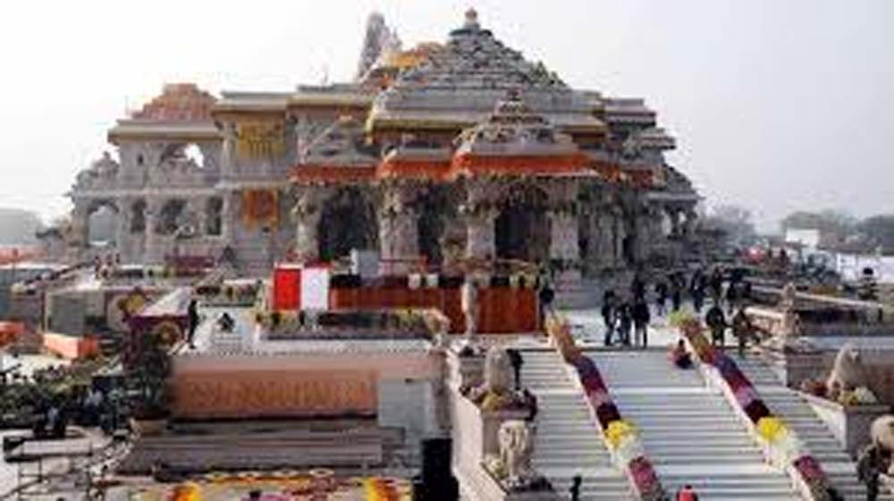 रामलला को चढ़ाया गया रत्नजड़ित हार बना रहस्य, पुजारियों के बयान से बढ़ी पेचीदगी