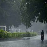 तूफान और बारिश के बाद सुहाना हुआ मौसम, अब बढ़ी नमी से लोग बेहाल तूफान और बारिश के बाद सुहाना हुआ मौसम, अब बढ़ी नमी से लोग बेहाल