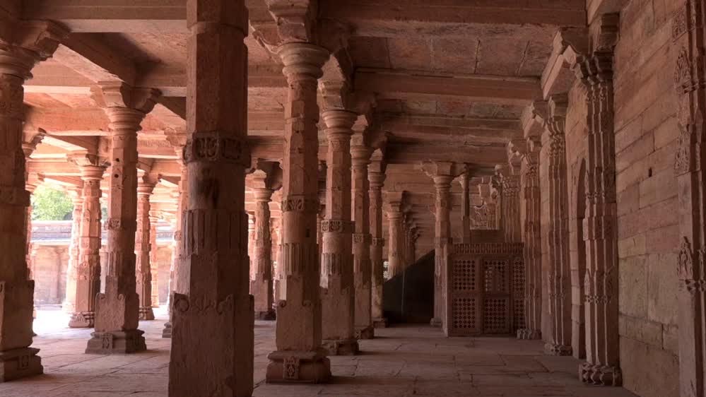 भोजशाला में प्रतिमा रखने से मचा हड़कंप, ASI ने की त्वरित कार्रवाई; परिसर में बढ़ी चौकसी