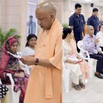 बूढ़ी मां संग आई बेटी ने बीटेक की पढ़ाई करने के लिए लगाई गुहार, मुख्यमंत्री ने किया आश्वस्त बूढ़ी मां संग आई बेटी ने बीटेक की पढ़ाई करने के लिए लगाई गुहार, मुख्यमंत्री ने किया आश्वस्त