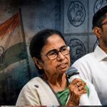 ममता बनर्जी को बड़ा झटका? 20 बागी सांसदों का ओम बिरला को पत्र, NDA में एंट्री की चर्चाएं तेज ममता बनर्जी को बड़ा झटका? 20 बागी सांसदों का ओम बिरला को पत्र, NDA में एंट्री की चर्चाएं तेज