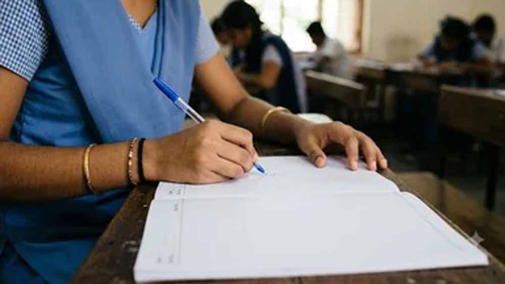 कॉपी में लिखी ऐसी अपील, पढ़कर सोच में पड़ गए परीक्षक