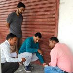 750 रुपये की खाद 1800 रुपये में बेचने वाले व्यापारी पर कार्रवाई, 74 बोरी खाद जब्त