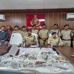 विगत 15 दिनों में कुल 87 अवैध हथियार, 23 धारदार हथियार, कारतूस एवं हथियार निर्माण उपकरण जब्त विगत 15 दिनों में कुल 87 अवैध हथियार, 23 धारदार हथियार, कारतूस एवं हथियार निर्माण उपकरण जब्त