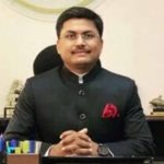 IAS अवनीश शरण ने 45 की उम्र में दिखाई गजब की फिटनेस, सोशल मीडिया पर साझा की प्रेरणादायक यात्रा