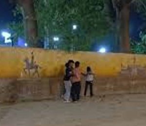 भिलाईनगर में मासूम पर बरसे लात-घूंसे, वीडियो सामने आते ही 6 नाबालिगों पर कार्रवाई भिलाईनगर में मासूम पर बरसे लात-घूंसे, वीडियो सामने आते ही 6 नाबालिगों पर कार्रवाई