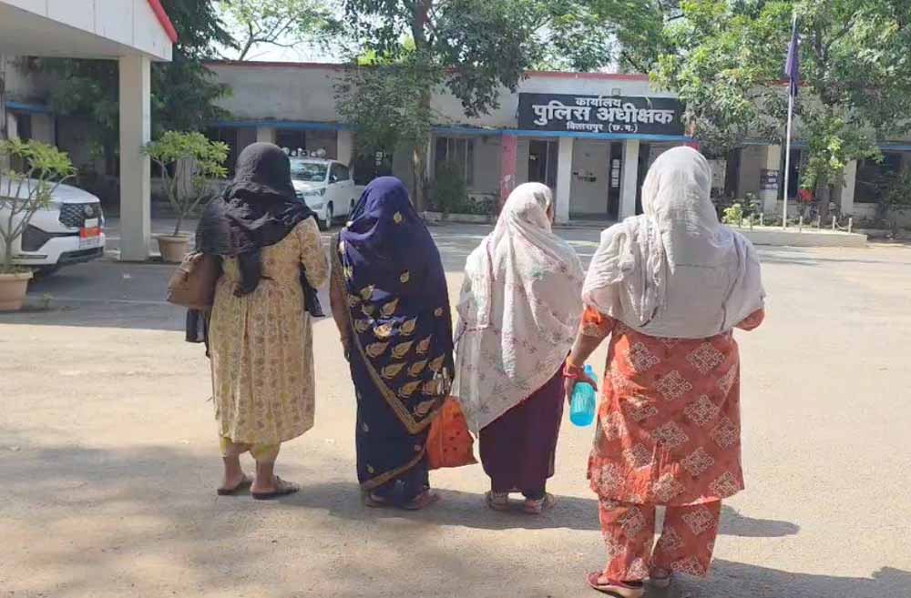 नाबालिग पीड़िताओं से समझौता कराने के आरोप में SI पर कार्रवाई, SSP ने बैठाई जांच नाबालिग पीड़िताओं से समझौता कराने के आरोप में SI पर कार्रवाई, SSP ने बैठाई जांच