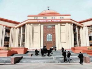 छत्तीसगढ़ हाईकोर्ट फिर लौटा रफ्तार में, अवकाश के बाद आज से नियमित कामकाज शुरू छत्तीसगढ़ हाईकोर्ट फिर लौटा रफ्तार में, अवकाश के बाद आज से नियमित कामकाज शुरू