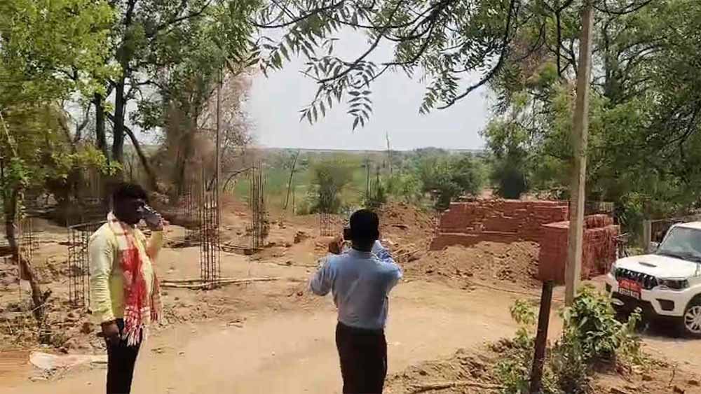 शासकीय भूमि पर अवैध रिसॉर्ट निर्माण का मामला, शिकायत के बाद प्रशासन का बड़ा एक्शन शासकीय भूमि पर अवैध रिसॉर्ट निर्माण का मामला, शिकायत के बाद प्रशासन का बड़ा एक्शन