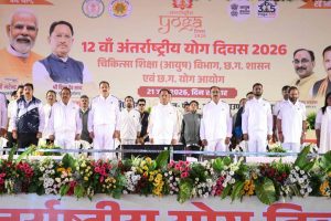 मुख्यमंत्री साय का आह्वान- रोज़मर्रा की जिंदगी में अपनाएं योग, बनेगा स्वस्थ समाज