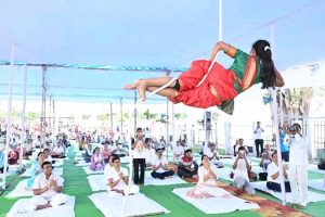 योग से स्वस्थ जीवन और सशक्त समाज का निर्माण संभव : मंत्री लक्ष्मी राजवाड़े योग से स्वस्थ जीवन और सशक्त समाज का निर्माण संभव : मंत्री लक्ष्मी राजवाड़े