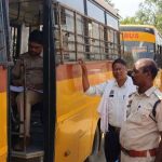 51 स्कूल बसों की जांच, 5 नियमों का उल्लंघन करती मिलीं; कार्रवाई कर काटे चालान 51 स्कूल बसों की जांच, 5 नियमों का उल्लंघन करती मिलीं; कार्रवाई कर काटे चालान