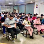 UPSC में सफल आदिवासी विद्यार्थियों से मिले CM साय, ट्राइबल यूथ हॉस्टल के छात्रों को दी बधाई