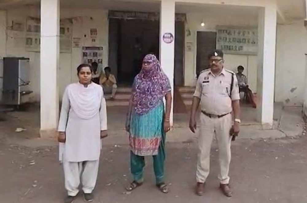 दुर्ग पुलिस में बड़ा एक्शन, NDPS मामले में रिश्वत मांगने पर दो सब-इंस्पेक्टर सस्पेंड दुर्ग पुलिस में बड़ा एक्शन, NDPS मामले में रिश्वत मांगने पर दो सब-इंस्पेक्टर सस्पेंड
