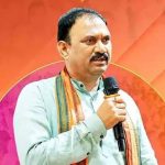 परदेसी डॉक्टरों की प्रैक्टिस पर छिड़ी सियासत, स्वास्थ्य मंत्री बोले- सिर्फ बयान नहीं, छत्तीसगढ़ की भी सोचिए