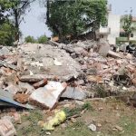 अवैध निर्माण पर सख्त एक्शन, कोर्ट के निर्देश के बाद मदरसे को ध्वस्त किया गया अवैध निर्माण पर सख्त एक्शन, कोर्ट के निर्देश के बाद मदरसे को ध्वस्त किया गया