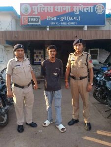 स्टंटबाज की दबंगई! पुलिस वाहन में बनाई रील, लिखा- ‘आज जेल, कल बेल…’ स्टंटबाज की दबंगई! पुलिस वाहन में बनाई रील, लिखा- ‘आज जेल, कल बेल…’