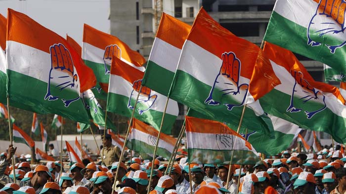 पंजाब की सियासत में बढ़ी हलचल, जल्द चुनाव की संभावना पर कांग्रेस ने कसी कमर पंजाब की सियासत में बढ़ी हलचल, जल्द चुनाव की संभावना पर कांग्रेस ने कसी कमर