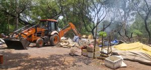 अतिक्रमणकारियों पर चला बुलडोजर, शासकीय भूमि को कराया गया खाली