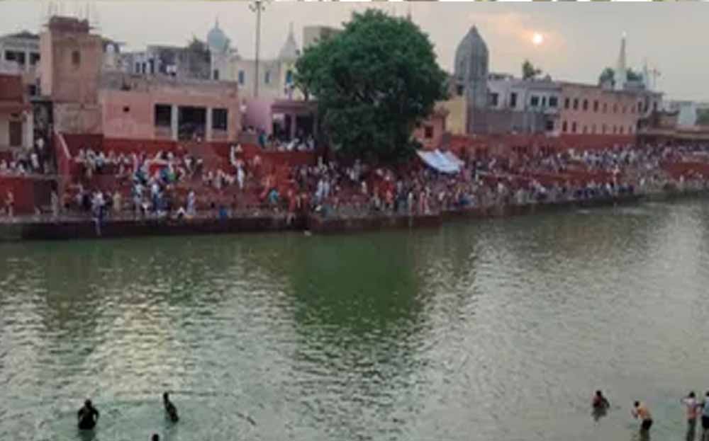 जींद के पिंडारा तीर्थ में श्रद्धालुओं की भारी भीड़, सोमवती अमावस्या पर किया पवित्र स्नान