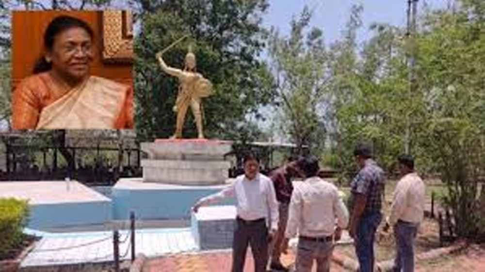 राष्ट्रपति मुर्मु की मौजूदगी में सजा दीक्षांत समारोह, मेधावी छात्रों को मिले गोल्ड मेडल राष्ट्रपति मुर्मु की मौजूदगी में सजा दीक्षांत समारोह, मेधावी छात्रों को मिले गोल्ड मेडल