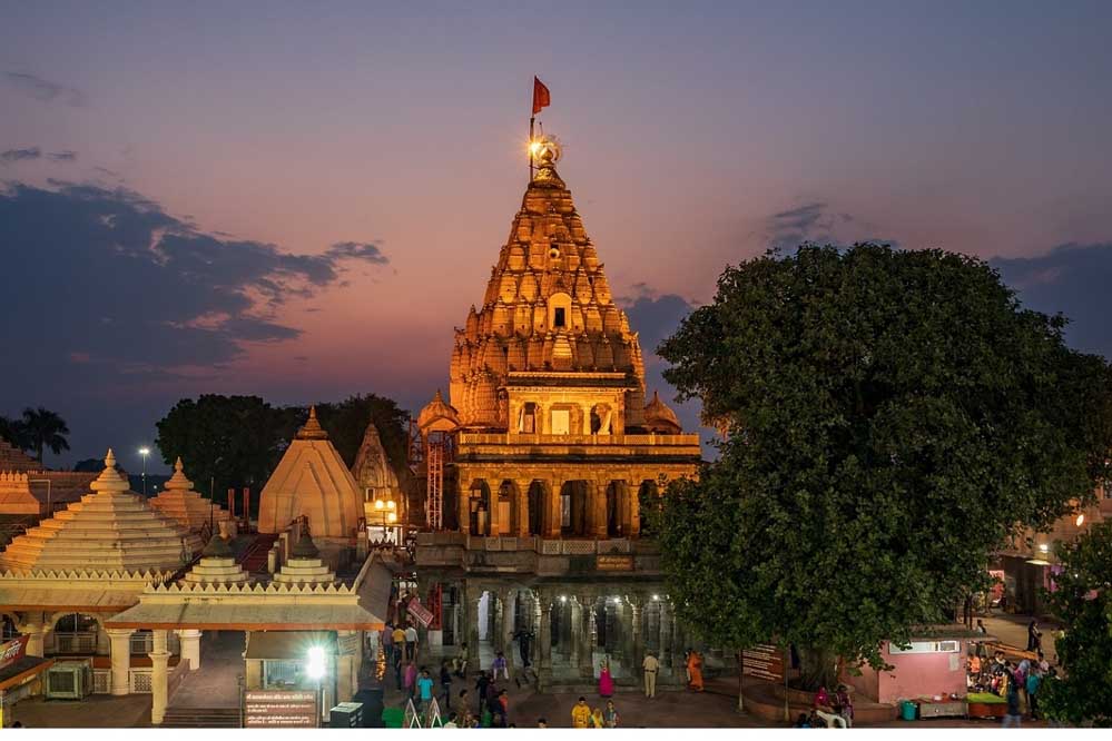 महाकाल दर्शन होंगे महंगे? लाइट एंड साउंड शो का टिकट ₹100, सभी सुविधाएं लेने पर खर्च ₹1050 महाकाल दर्शन होंगे महंगे? लाइट एंड साउंड शो का टिकट ₹100, सभी सुविधाएं लेने पर खर्च ₹1050