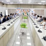 मुख्यमंत्री योगी आदित्यनाथ के मार्गदर्शन में युवाओं को गांव में ही स्वरोजगार, महिलाओं को मिलेगी प्राथमिकता मुख्यमंत्री योगी आदित्यनाथ के मार्गदर्शन में युवाओं को गांव में ही स्वरोजगार, महिलाओं को मिलेगी प्राथमिकता