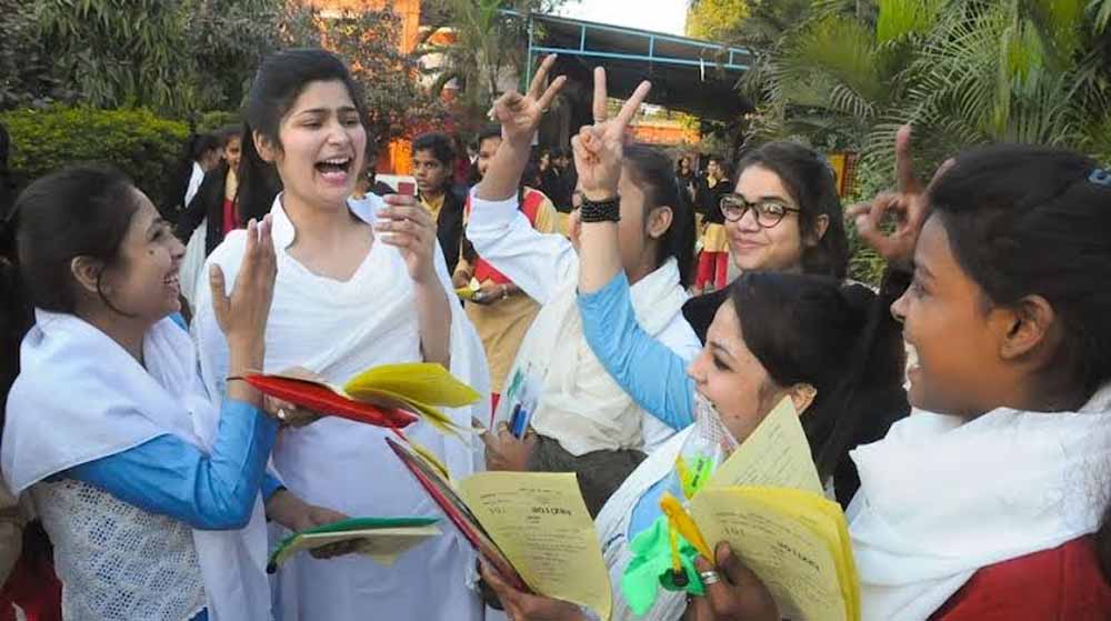 छात्रों के लिए नया नियम: अब 8वीं-12वीं के रिजल्ट में होगी पूरे साल के प्रदर्शन की गणना
