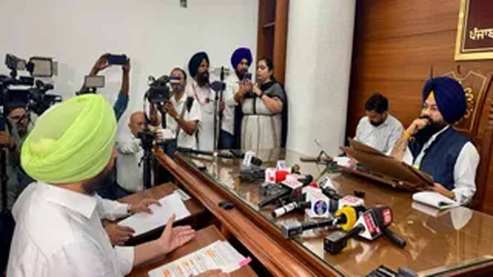 SC आयोग में रवनीत बिट्टू की पेशी, कहा- बयान पर खेद है, पहले ही मांग चुका हूं माफी