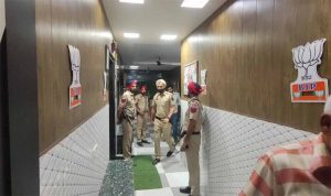 BJP नेता के क्लीनिक पर देर रात हमला, पेट्रोल बम फेंककर मचाई दहशत; शहजाद भट्टी का दावा