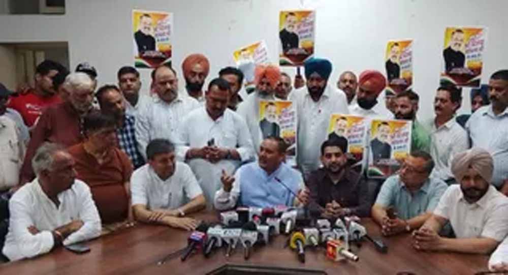 जालंधर में विजय सांपला से SIT ने की पूछताछ, बहबल कलां मामला फिर सुर्खियों में जालंधर में विजय सांपला से SIT ने की पूछताछ, बहबल कलां मामला फिर सुर्खियों में