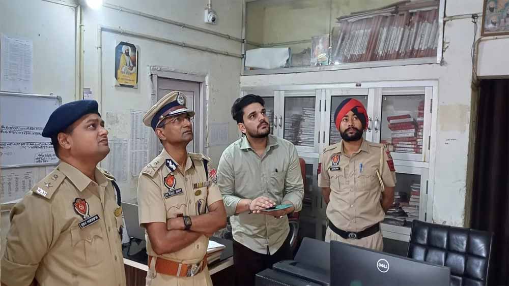 कानून व्यवस्था को लेकर ADGP कौस्तुभ शर्मा सख्त, पुलिस को दिए सतर्कता बढ़ाने के आदेश