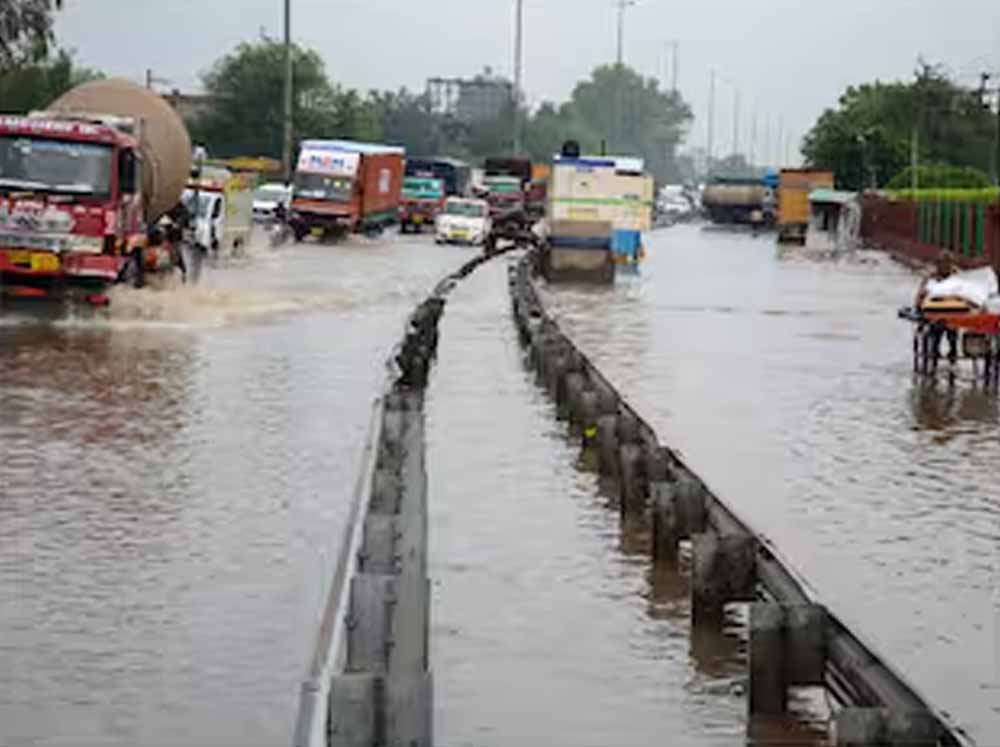 आज कुछ इलाकों में बरसेंगे बादल, लेकिन 12 जून तक हीटवेव से राहत नहीं आज कुछ इलाकों में बरसेंगे बादल, लेकिन 12 जून तक हीटवेव से राहत नहीं