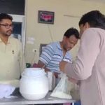 दूध-दही और पनीर की गुणवत्ता पर सख्ती, अमृतसर में डेयरियों पर फूड सेफ्टी विभाग की कार्रवाई दूध-दही और पनीर की गुणवत्ता पर सख्ती, अमृतसर में डेयरियों पर फूड सेफ्टी विभाग की कार्रवाई