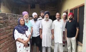 आधी रात घर की छत गिरी, गुरदासपुर में बेटे की सूझबूझ से 90 साल की मां की जान बची
