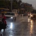 मौसम ने ली करवट, आंधी, बारिश और ओलों ने गर्मी का तोड़ा कहर मौसम ने ली करवट, आंधी, बारिश और ओलों ने गर्मी का तोड़ा कहर