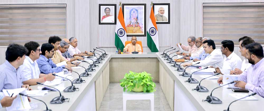 24×7 हेल्पलाइन और परामर्श व्यवस्था से लोगों को मिल रही मदद 24×7 हेल्पलाइन और परामर्श व्यवस्था से लोगों को मिल रही मदद