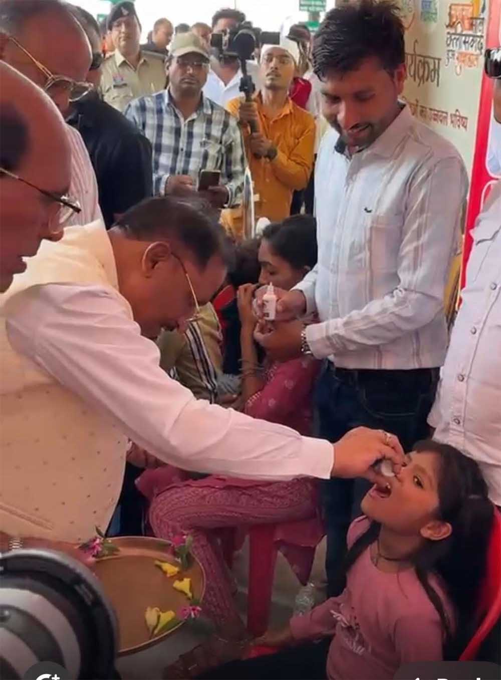 आयुर्वेदिक परंपरा और स्वस्थ बाल्य जीवन के महत्व को किया रेखांकित आयुर्वेदिक परंपरा और स्वस्थ बाल्य जीवन के महत्व को किया रेखांकित
