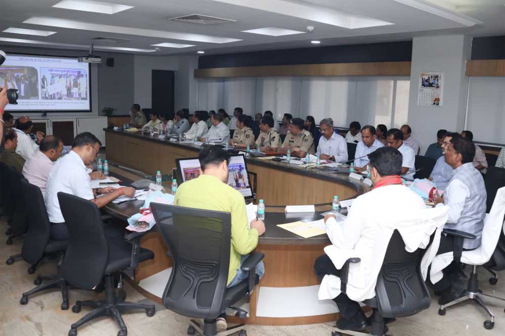 राज्य सड़क सुरक्षा परिषद की बैठक में दोनों उपमुख्यमंत्रियों और परिवहन मंत्री ने की समीक्षा राज्य सड़क सुरक्षा परिषद की बैठक में दोनों उपमुख्यमंत्रियों और परिवहन मंत्री ने की समीक्षा