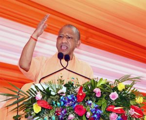 मुख्यमंत्री ने विभिन्न जनकल्याणकारी योजनाओं के लाभार्थियों को किया सम्मानित