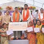 100 से अधिक हितग्राहियों को राशन कार्ड, आवास की चाबी, बीज, सुपोषण किट, श्रवण यंत्र व अन्य सामग्री का वितरण